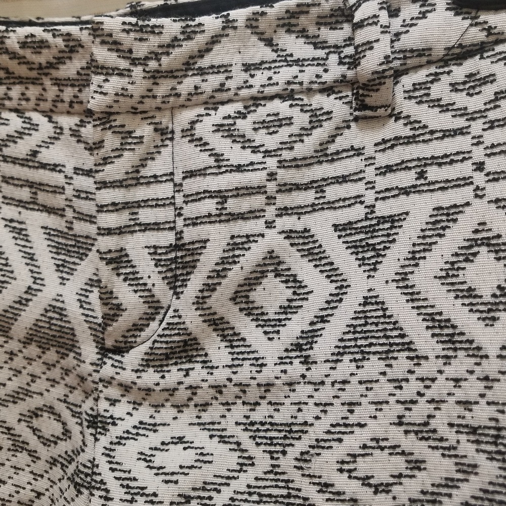 Aztec White and Black Shorts - Picture 2 of 8